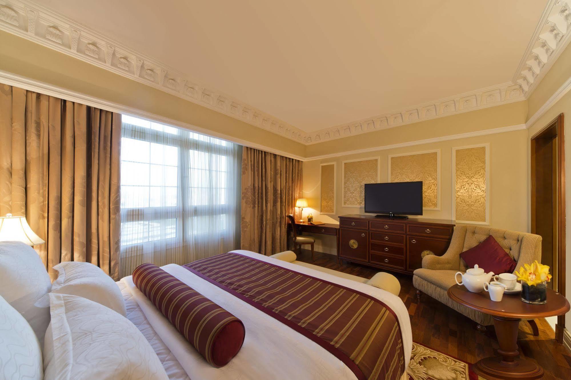 Warwick Doha Hotel Bagian luar foto